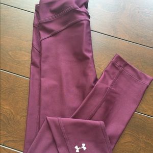 UA Armour women’s heat gear running capris XS